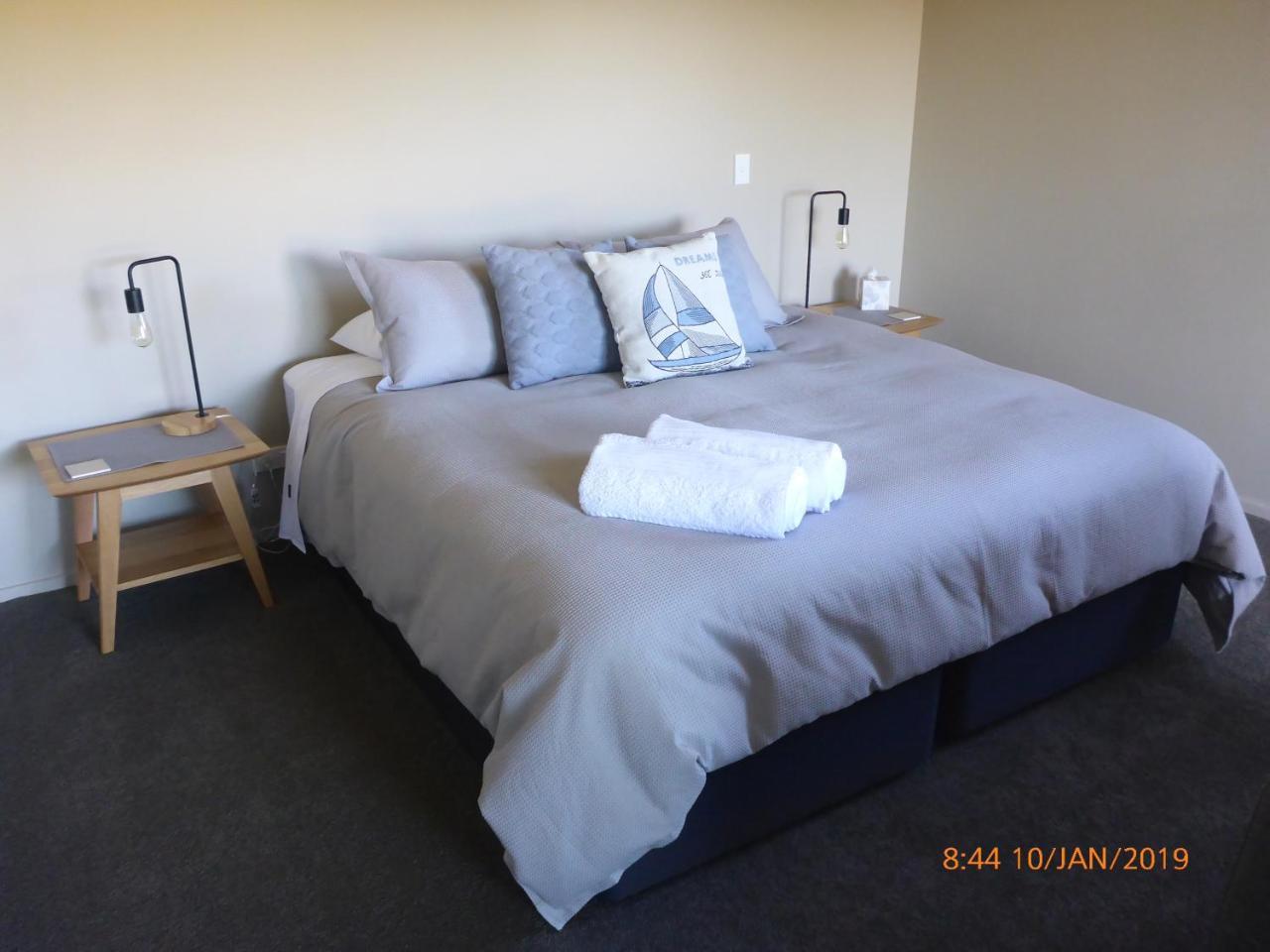 Fran And Frankie'S Bed & Breakfast Luggate Exteriör bild